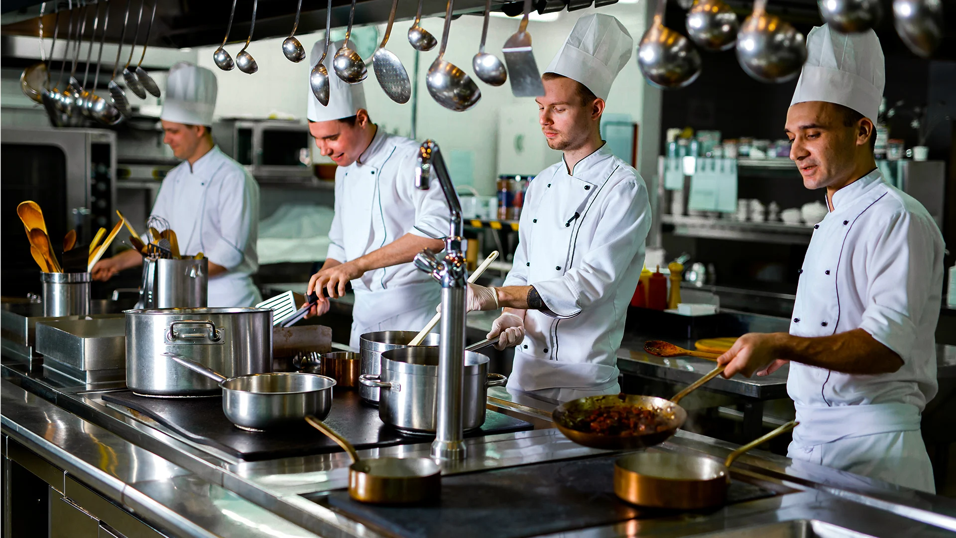 Restaurants & Cloud Kitchens